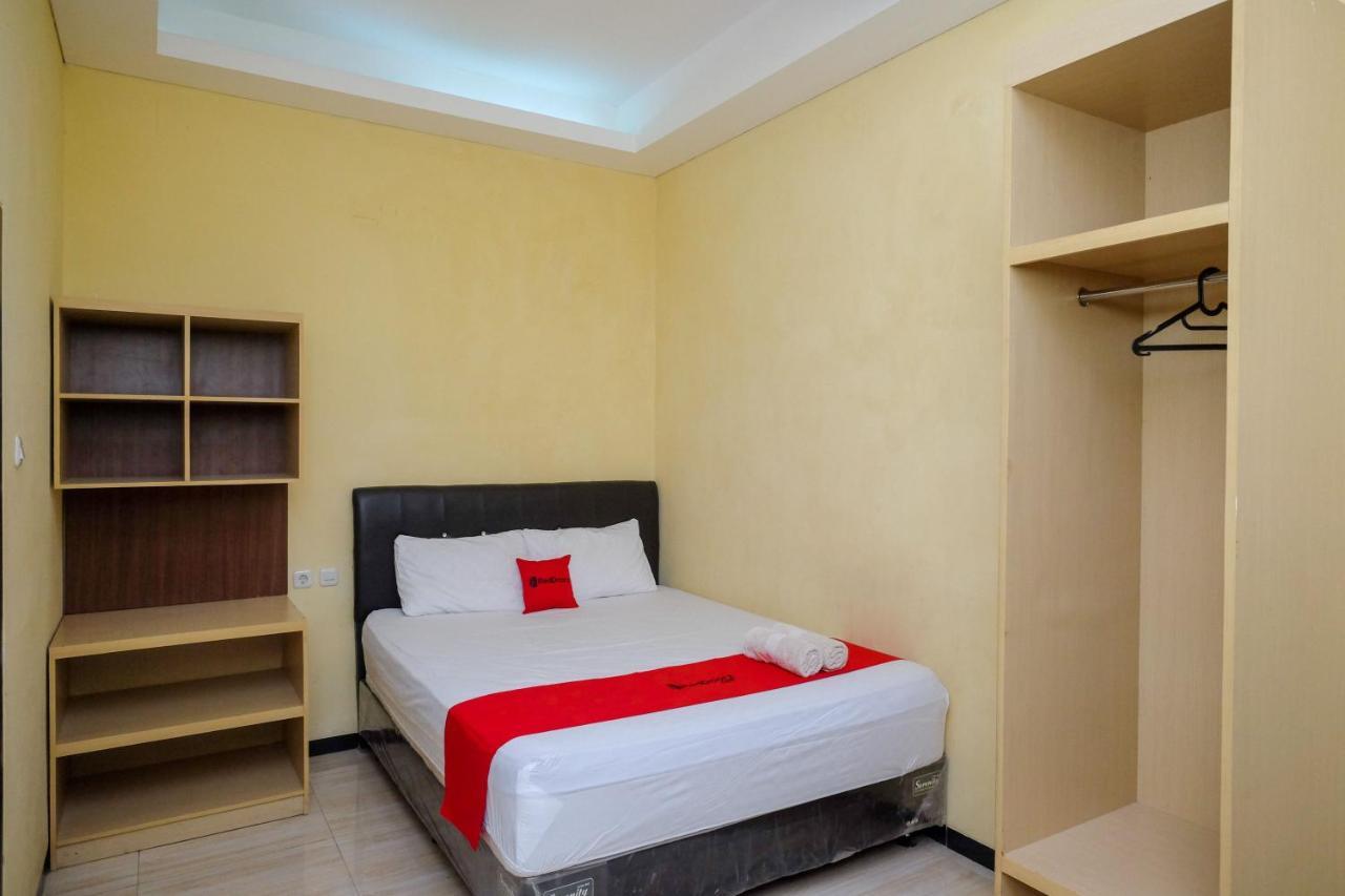 Hotel Reddoorz Near Taman Pantai Alam Indah 2*