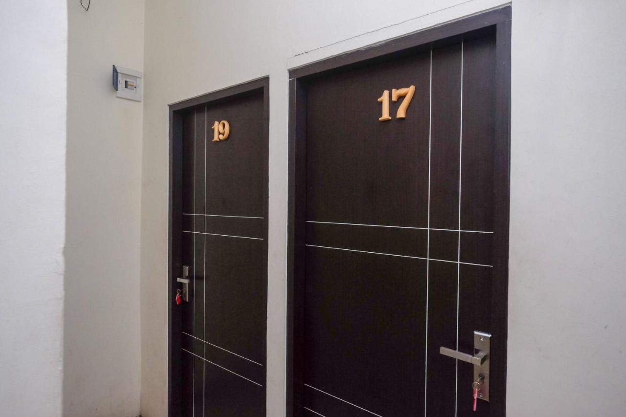 Hotel Reddoorz Near Taman Pantai Alam Indah 2*