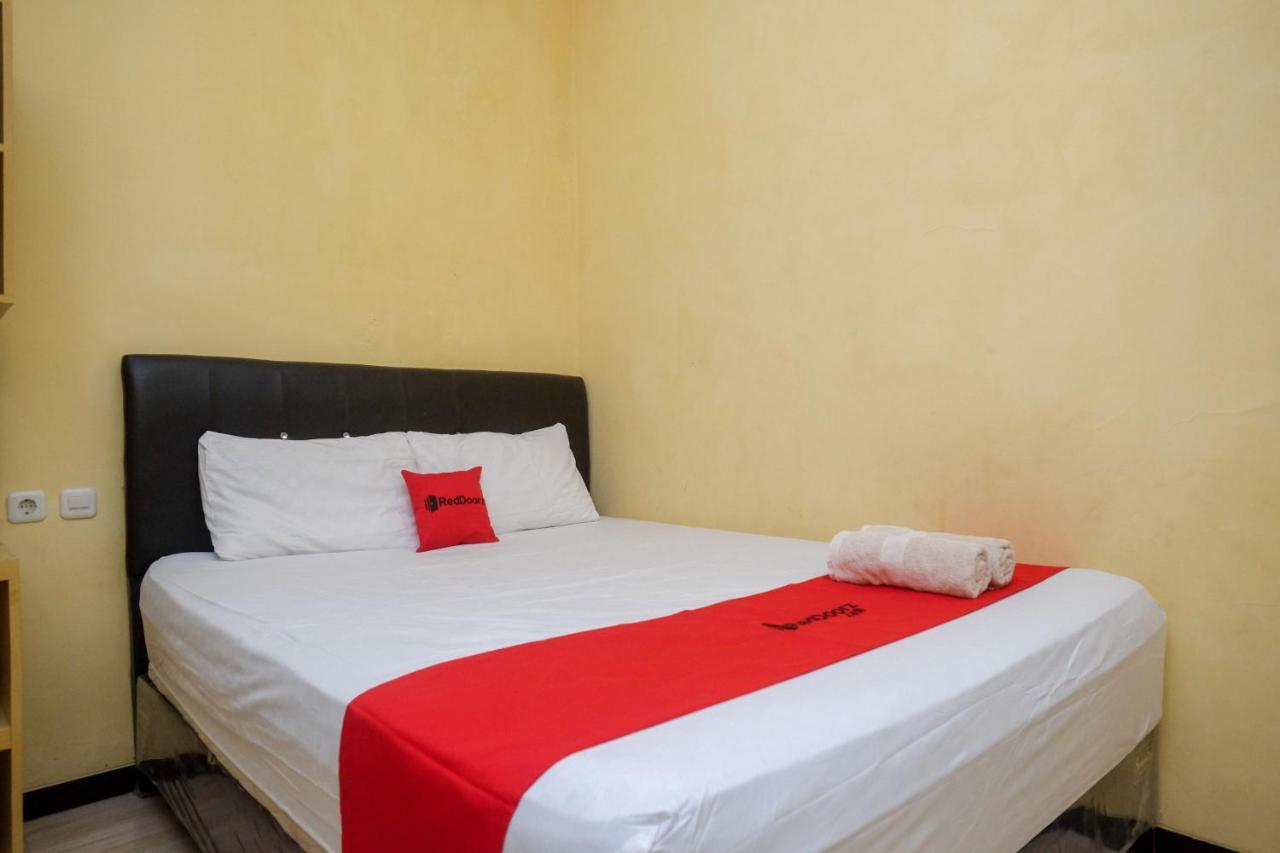 Reddoorz Near Taman Pantai Alam Indah Hotel Tegal (Central Java)